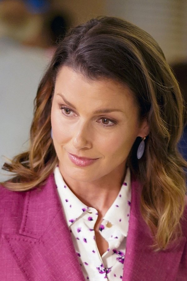 Blue Bloods – S10E01 – Sotto mentite spoglie