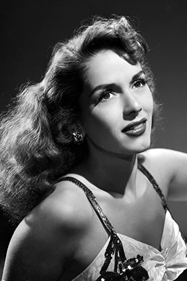 Jinx Falkenburg's headshot