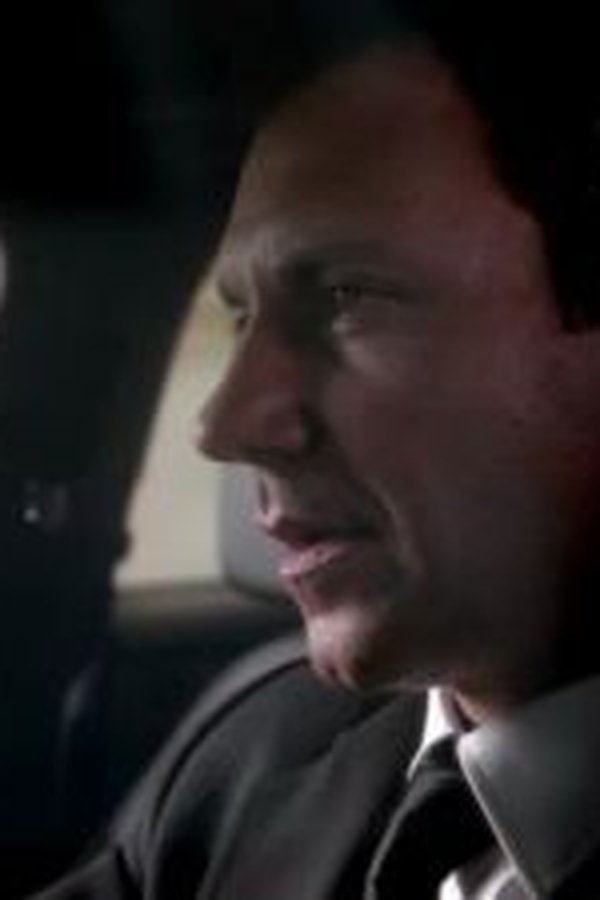 Transporter: La Serie – S01E11 – 12 ore