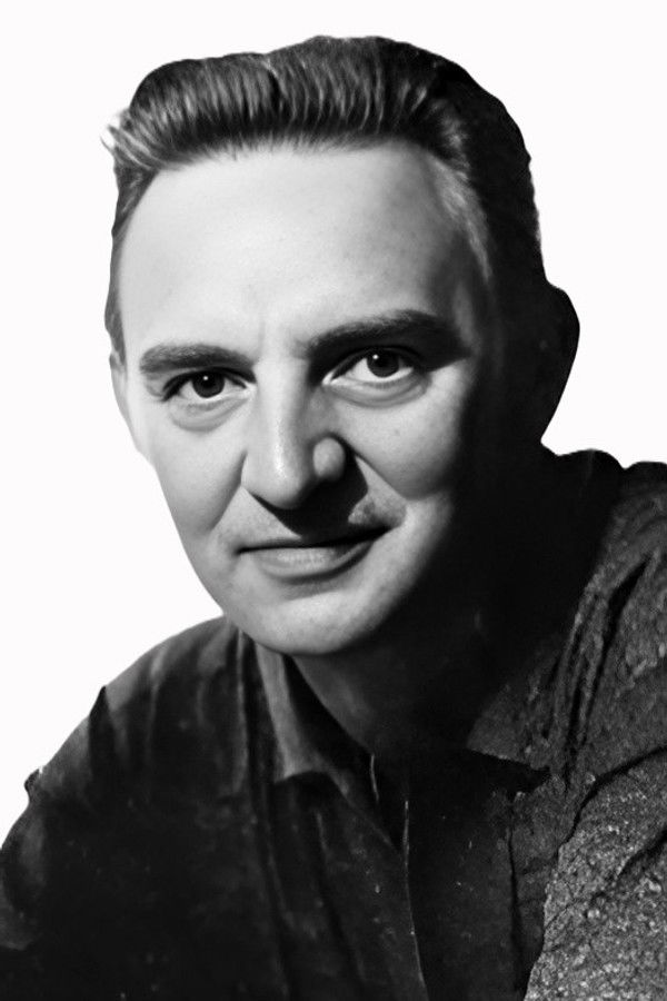 Stephen Murray's headshot