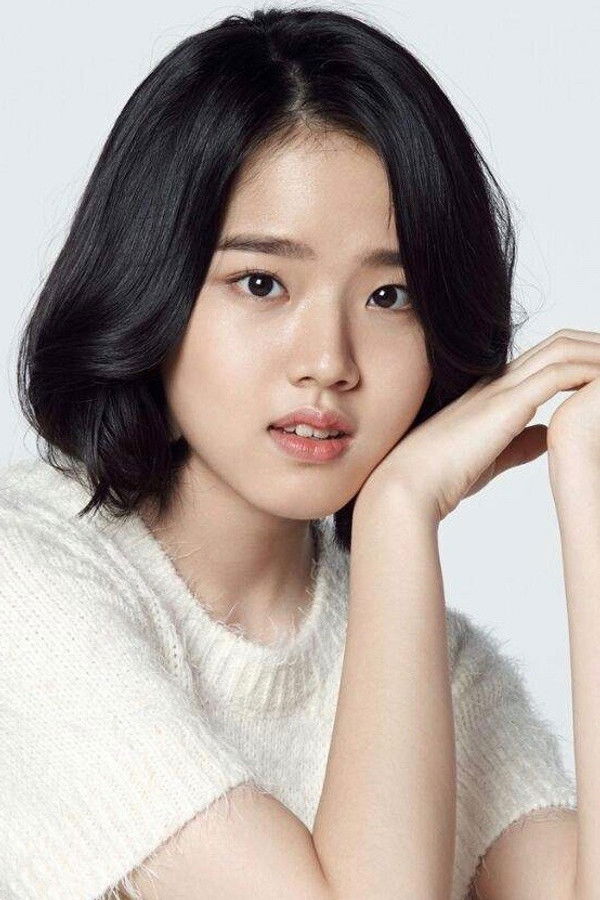 Kim Hyang-gi's headshot