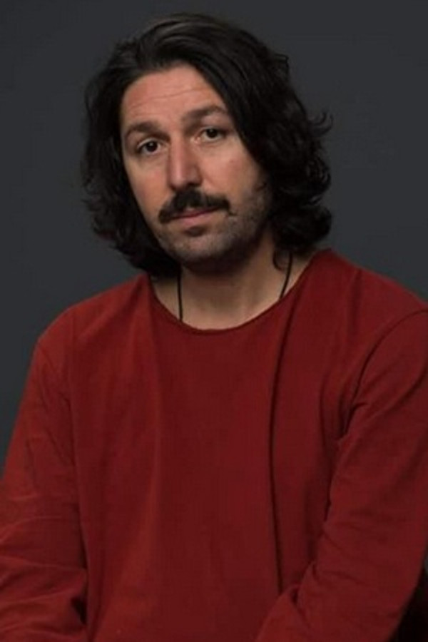 Jano Izoria's headshot