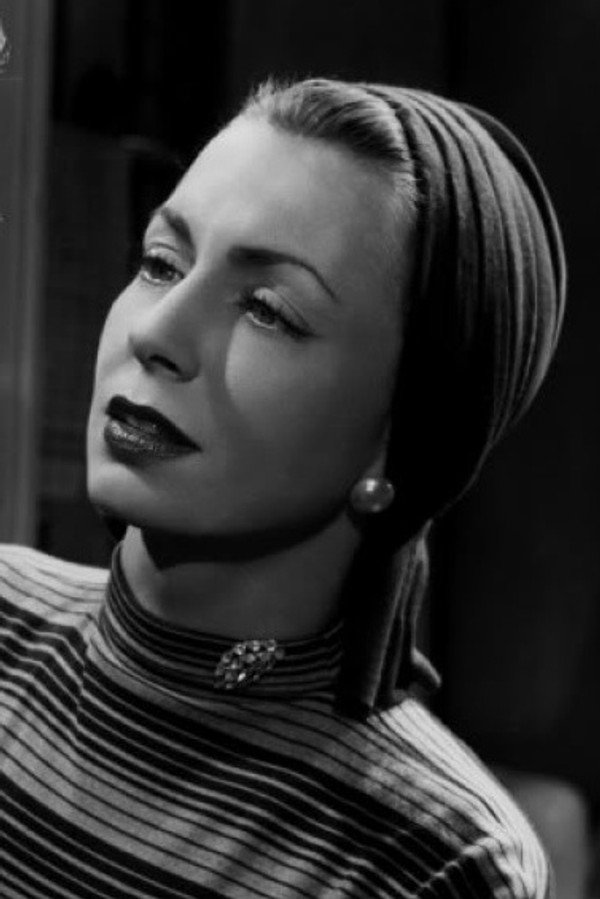Élina Labourdette's headshot