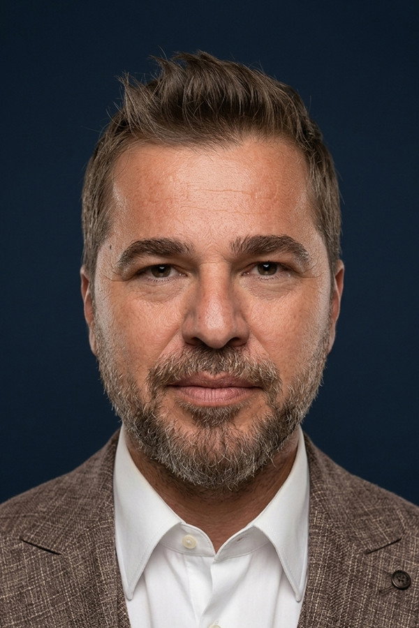 Engin Altan Düzyatan's headshot