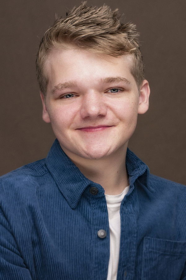 Oliver Dillon's headshot