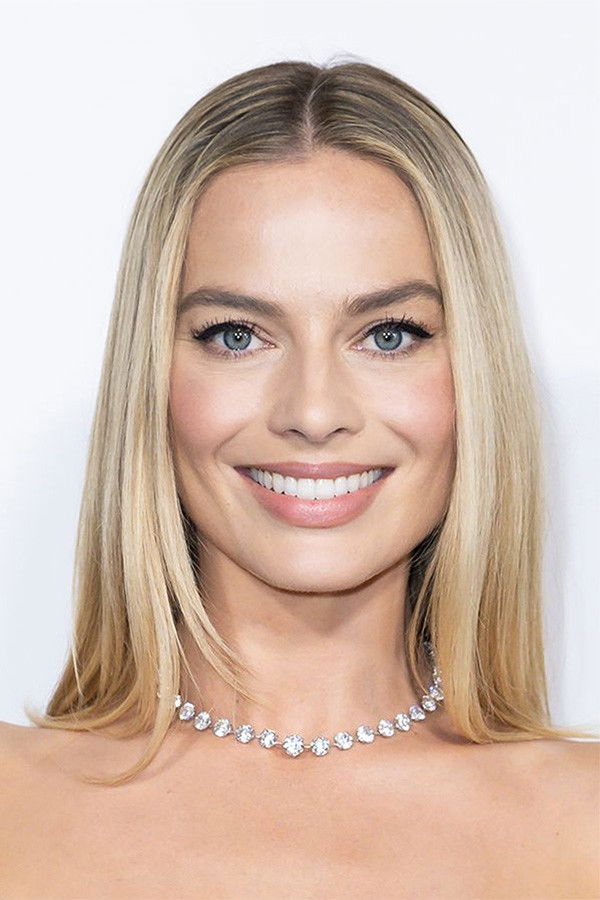 Margot Robbie's headshot