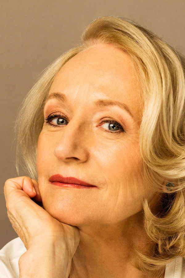 Rosemary Dunsmore's headshot