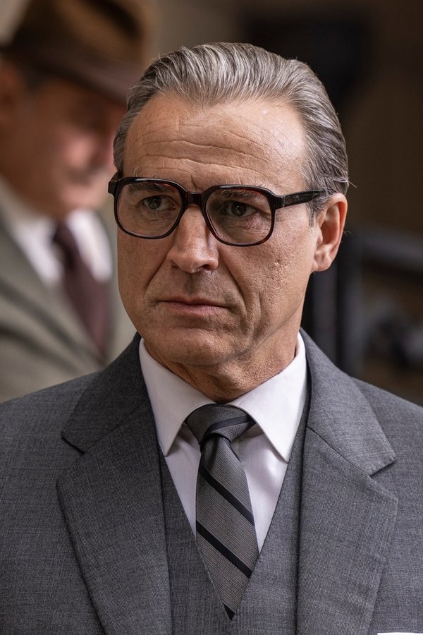 Cristóbal Balenciaga – S01E06 – Episodio 6