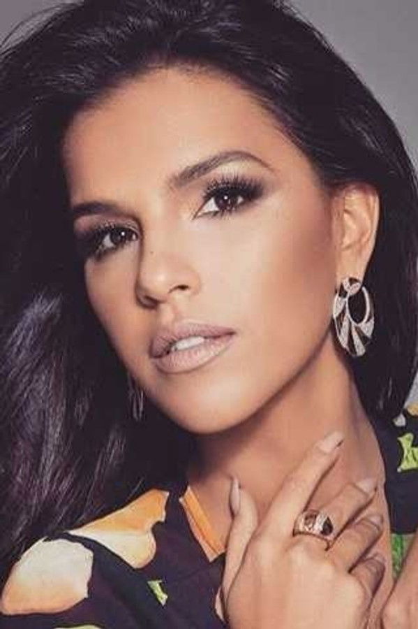 Mariana Rios's headshot