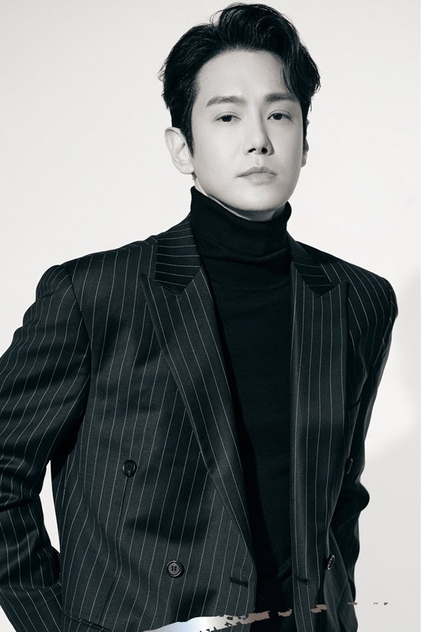 Hwanhee's headshot