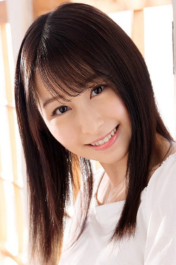 成田つむぎ
