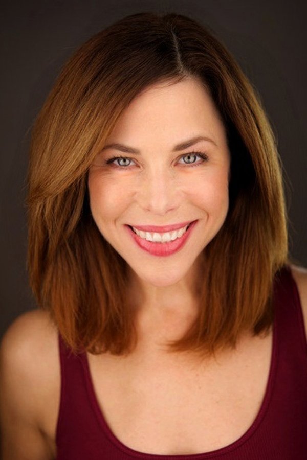 Jennifer Regan's headshot