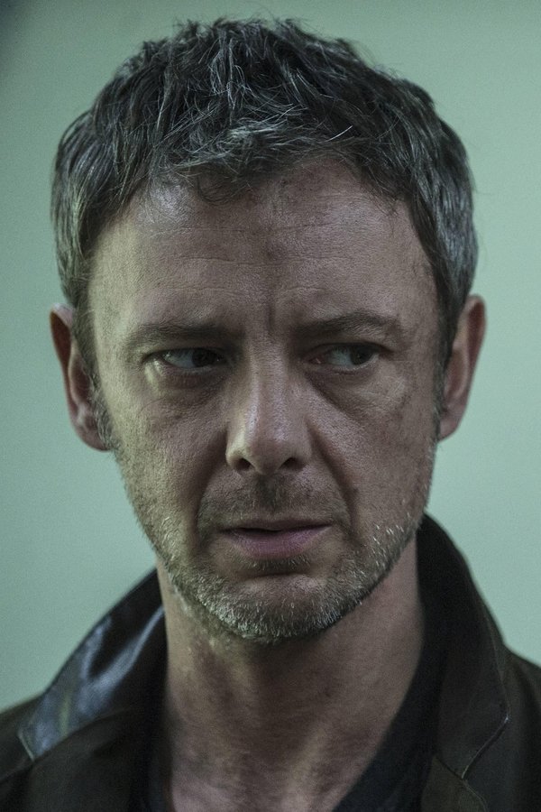 Intruders – S01E07 – Un luogo di passaggio
