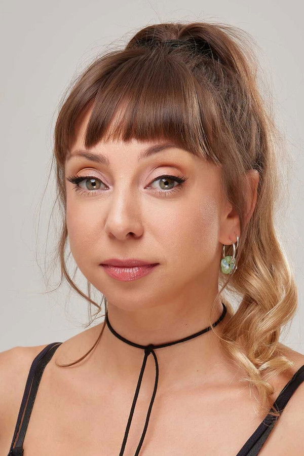 Laura Cymer's headshot