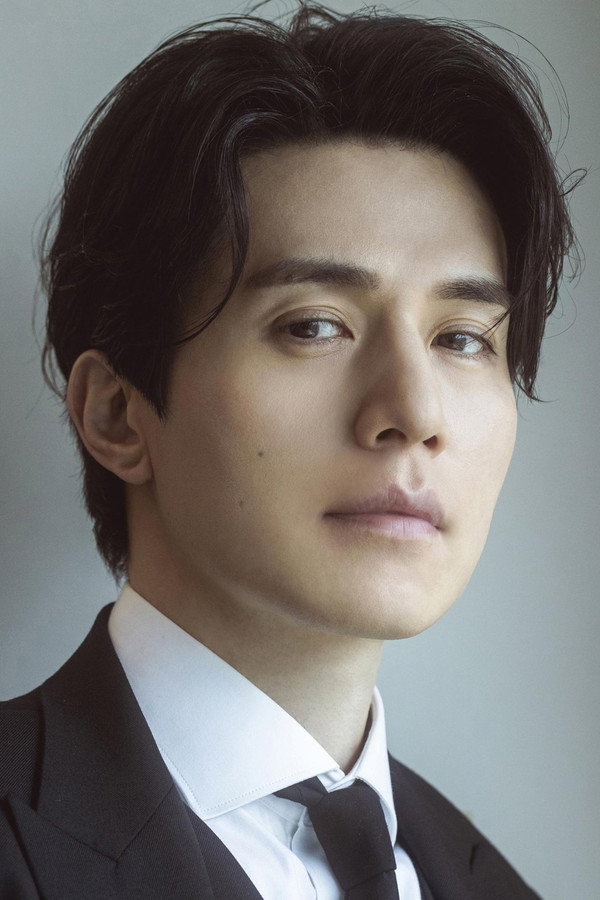 Lee Dong-wook's headshot