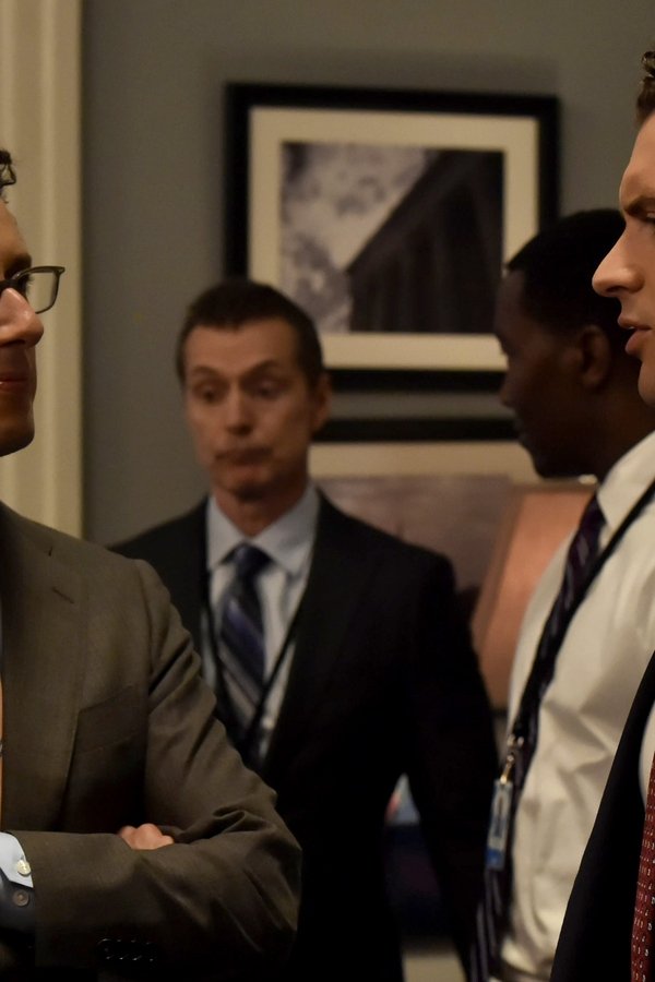 Designated Survivor – S02E01 – Un anno dopo
