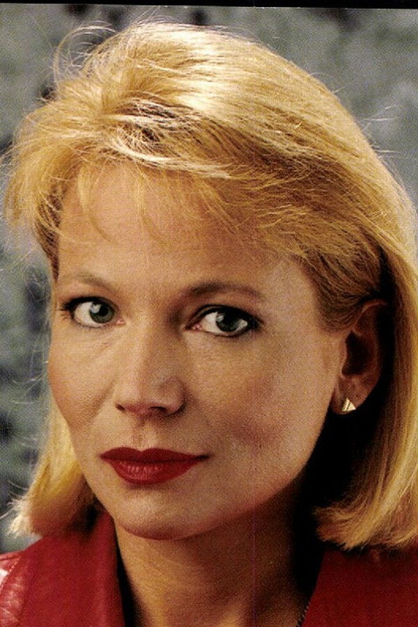 Angela Neumann's headshot