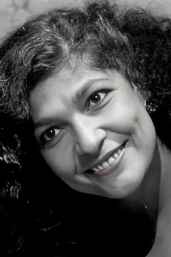 Maria Alves's headshot