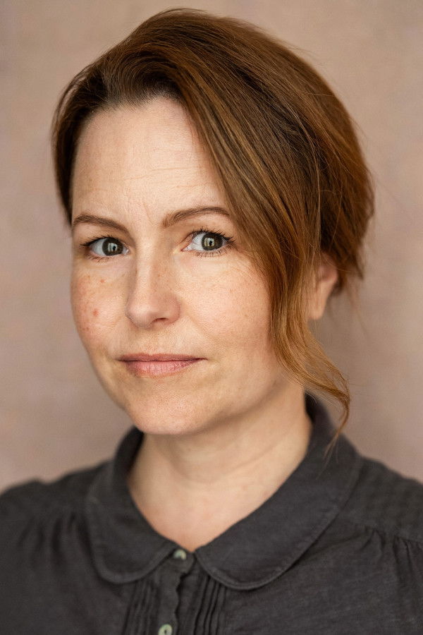 Rowena Meddeman's headshot