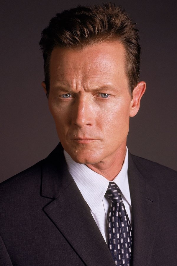 Robert Patrick's headshot