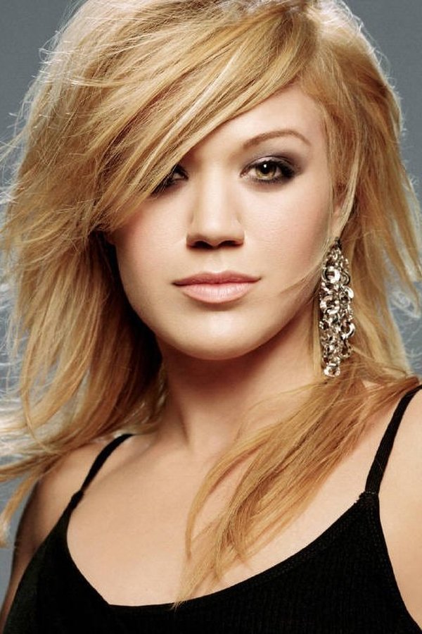 Kelly Clarkson's headshot