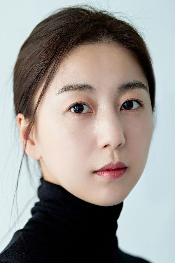 Lee Ah-joo's headshot