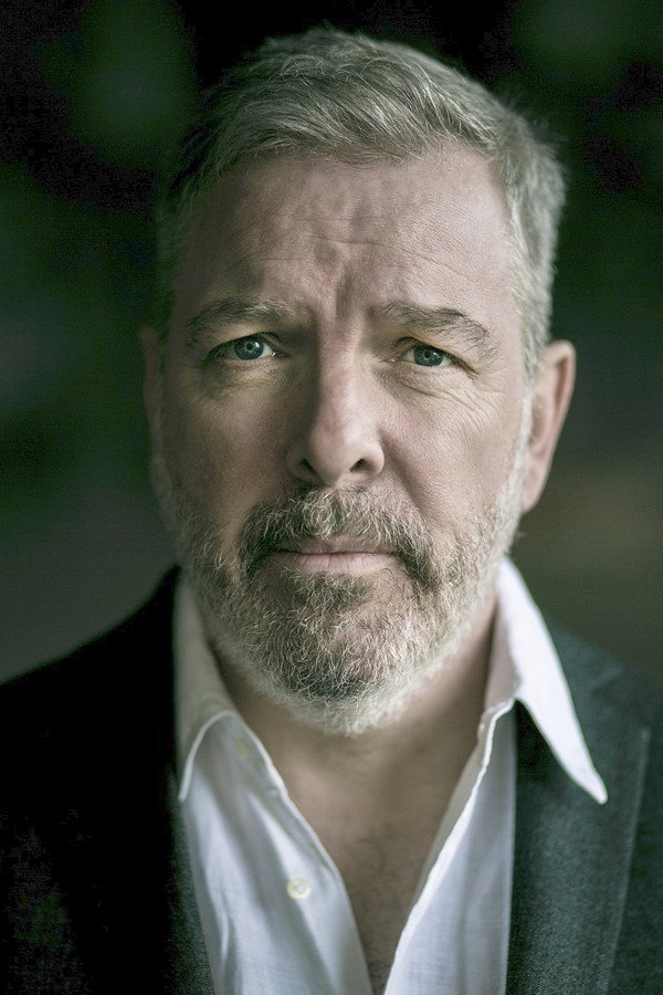 Lloyd Hutchinson's headshot