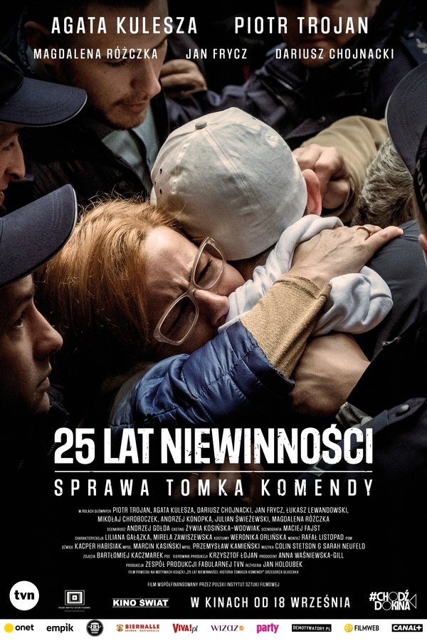 Tomasz Komenda miał 23 lata, kiedy jego normalne życie zostało brutalnie przerwane. Z dnia na dzień został zatrzymany, wtrącony do więzienia i oskarżony o morderstwo. Kolejne ekspertyzy potwierdziły jego udział w zbrodni, a wszelkie dowody działały na jego niekorzyść. Przez blisko dwie dekady uwięzienia był bity, zastraszany, upokarzany i zdany tylko na siebie. W końcu, po 18 latach odsiadki, na jego drodze pojawili się prokuratorzy i policjant, którzy postanowili odkryć prawdę stojącą za zagadkową sprawą zatrzymanego.