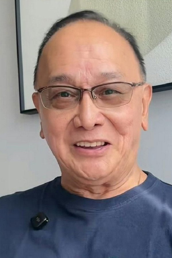 Charlie Cho Cha-Lee's headshot