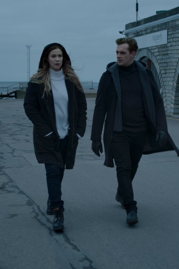Deadwind – S02E01 – Il sussurro delle stelle