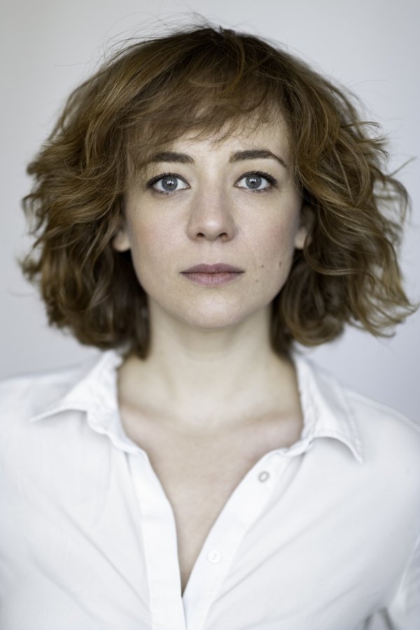 Sara Lazzaro's headshot