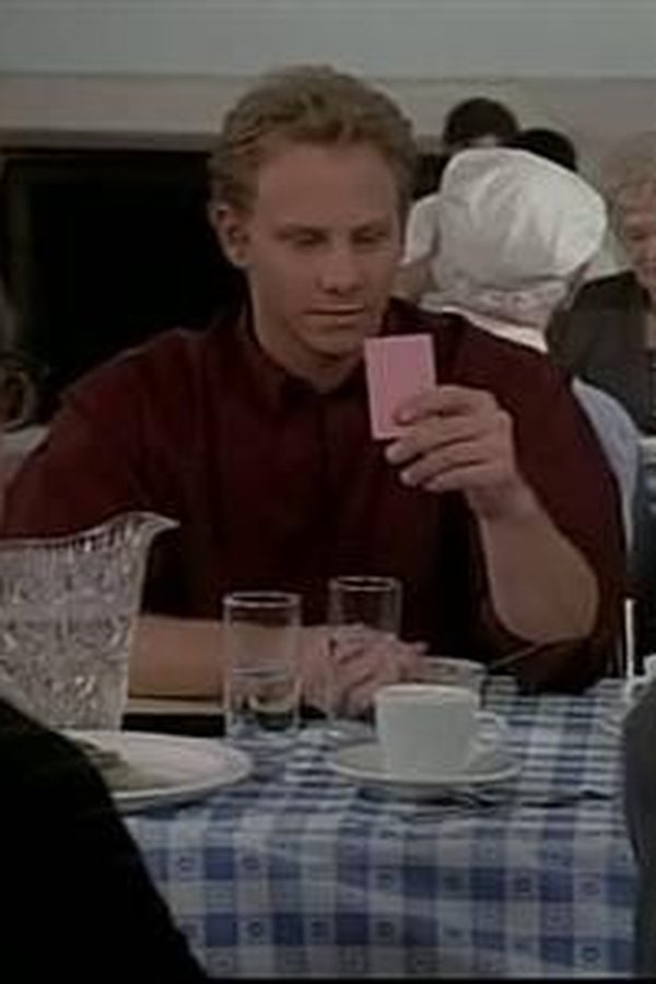 Beverly Hills 90210 – S05E16 – Episodio 16