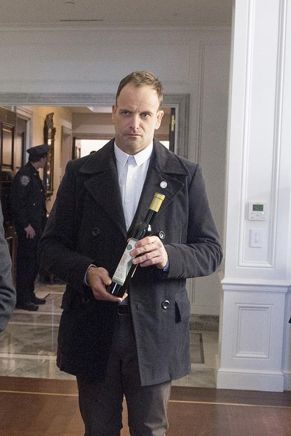 Elementary – S06E13 – Respira