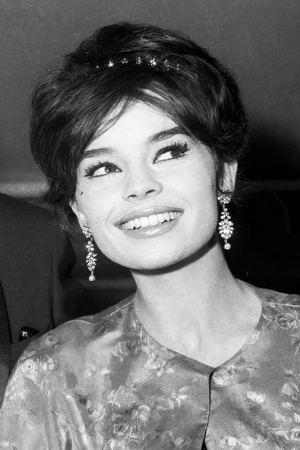 Pascale Petit's headshot