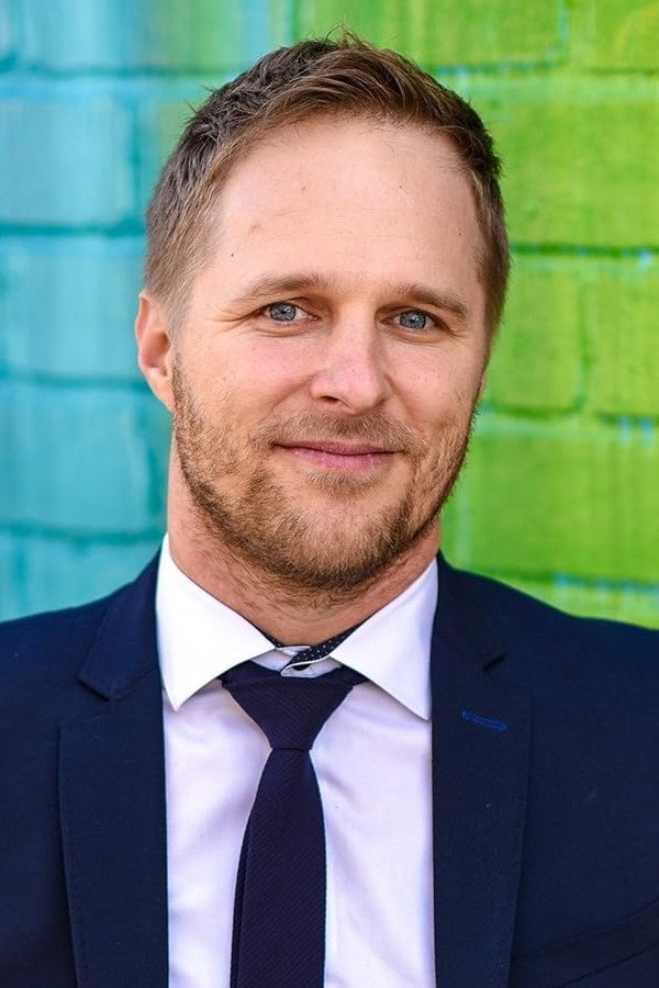Maclain Nelson's headshot