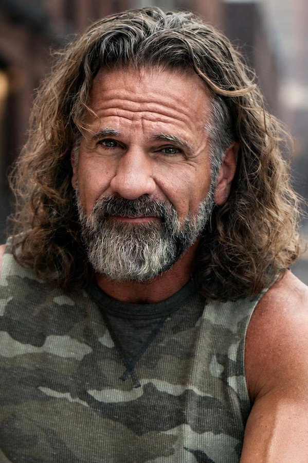 Mike Wolfe's headshot