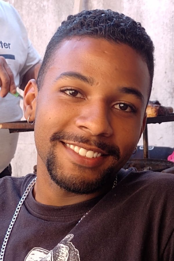 Álef Felix's headshot