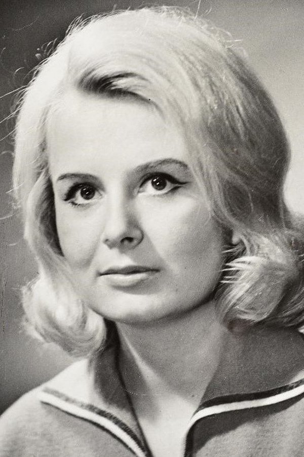 Eve Kivi's headshot