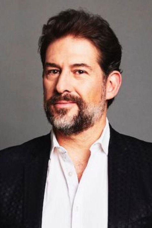 Alejandro Cuétara's headshot