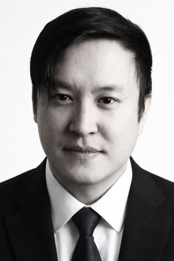 Dylan Besseau's headshot