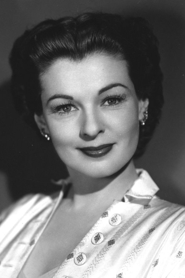 Ruth Hussey's headshot