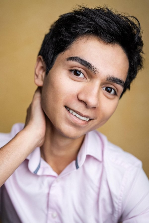 Alexander Molony's headshot