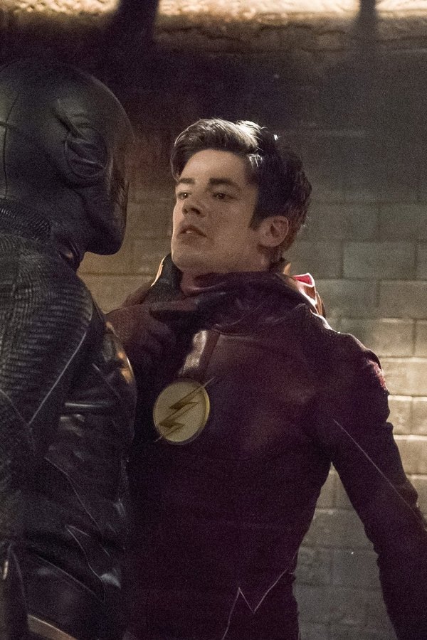 The Flash – S02E14 – Fuga da Terra-Due
