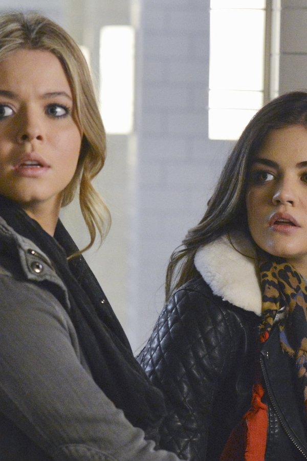 Pretty Little Liars – S05E01 – Fuga da New York