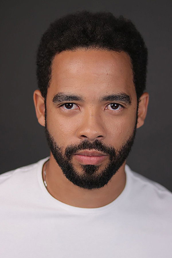 Angelo Fernandes's headshot