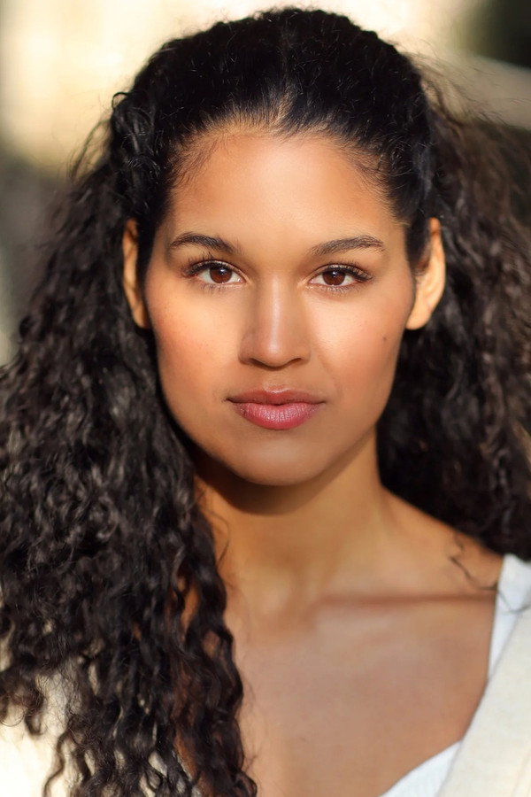 Mara Huf's headshot