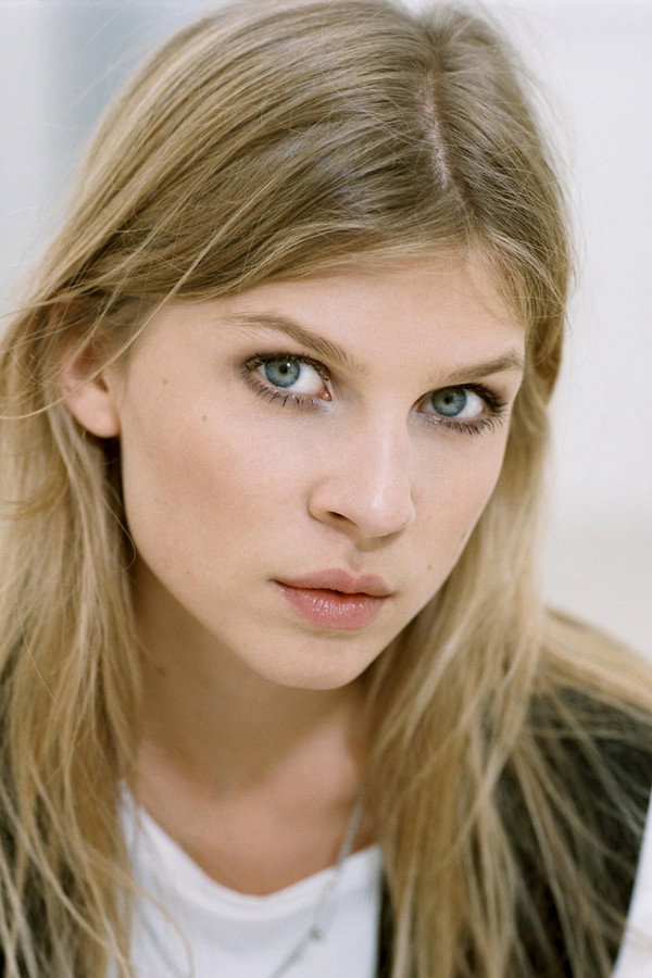 Clémence Poésy's headshot