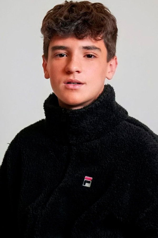 Théo Medon's headshot