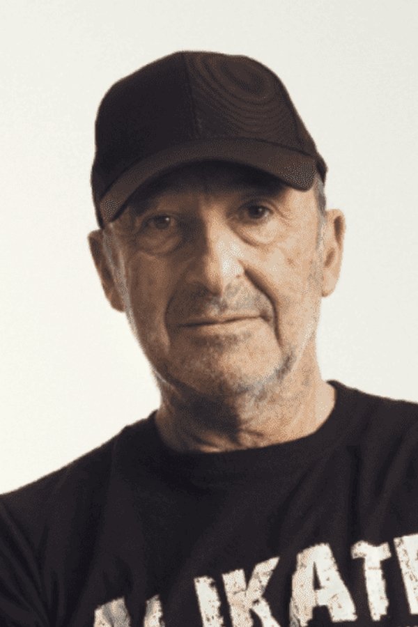 Manuel Manquiña's headshot