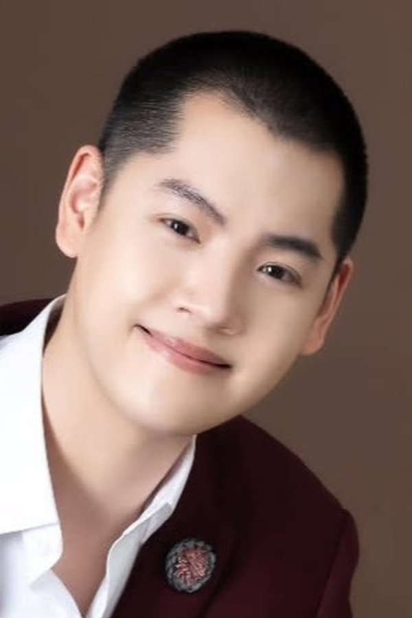 Nontapat Intarasuan's headshot